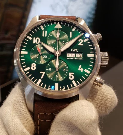 鮮やかなグリーン文字盤が特徴の、パイロット・ウォッチ・クロノグラフ