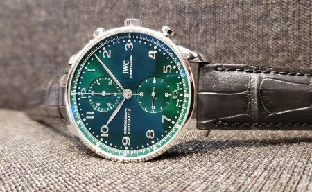 IWC ラバーベルト ポルトギーゼ•クロノグラフ用 オリーブグリーン 長年の知己であるIWC「ポルトギーゼ・クロノグラフ」の魅力