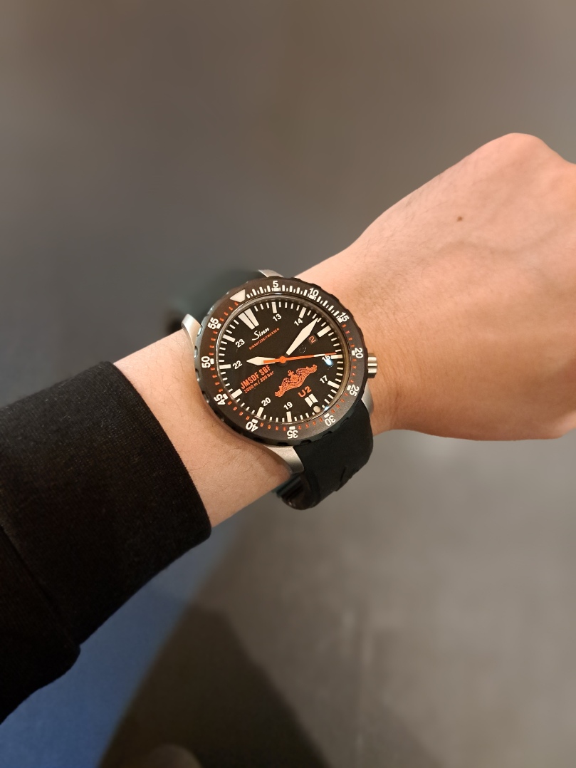 本格的にダイビングをしてる方も驚いたU2】|スタッフブログ|小林時計店