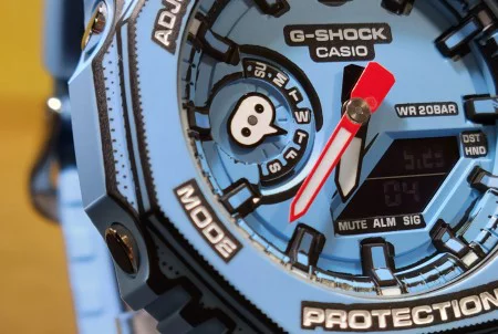 m*n様 希少！G-SHOCK ・マンガ 時計 青 G-SHOCKがマンガ独特の世界観を表現。パーツに手描き風の輪郭を
