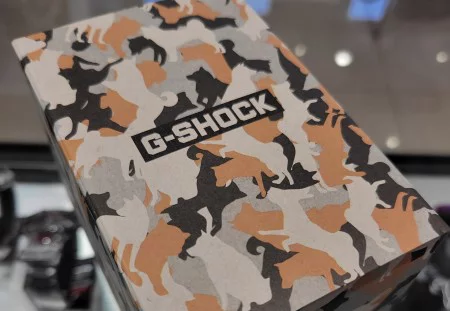 新品正規品　G-SHOCK 柴犬モデル  プライスタグ付き　限定 G-SHOCK】「柴犬（しばいぬ）」 モチーフ シリーズ入荷