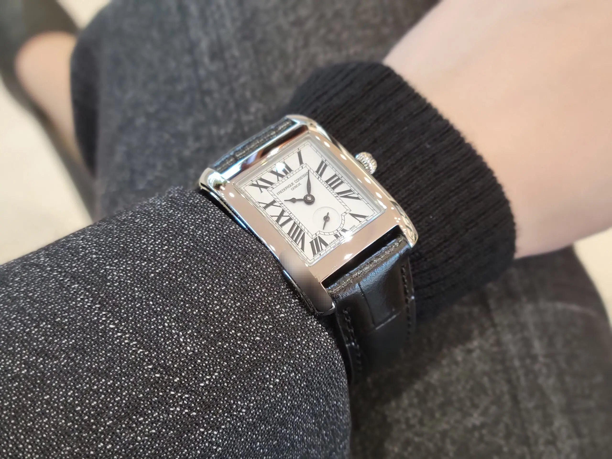 シェアウォッチとしてもオススメな、クラシック カレ スモールセコンド