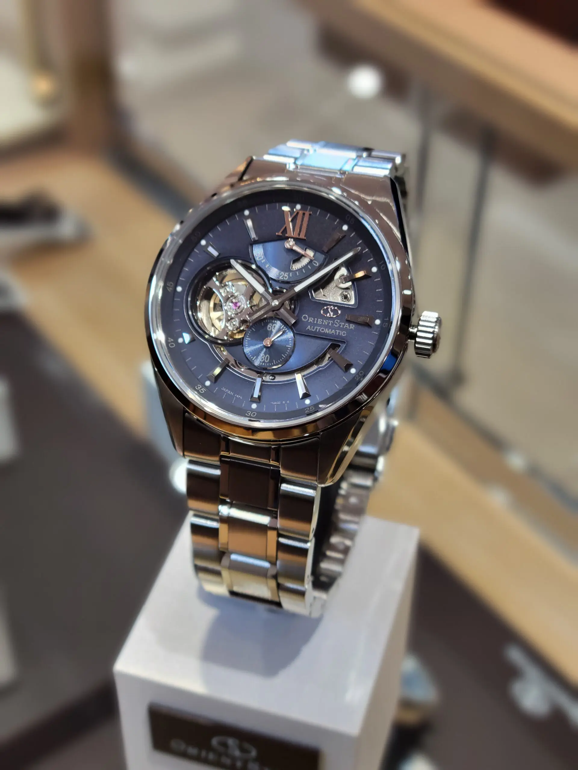 オリエントスターの最新作！~Moving Blue メンズモデル