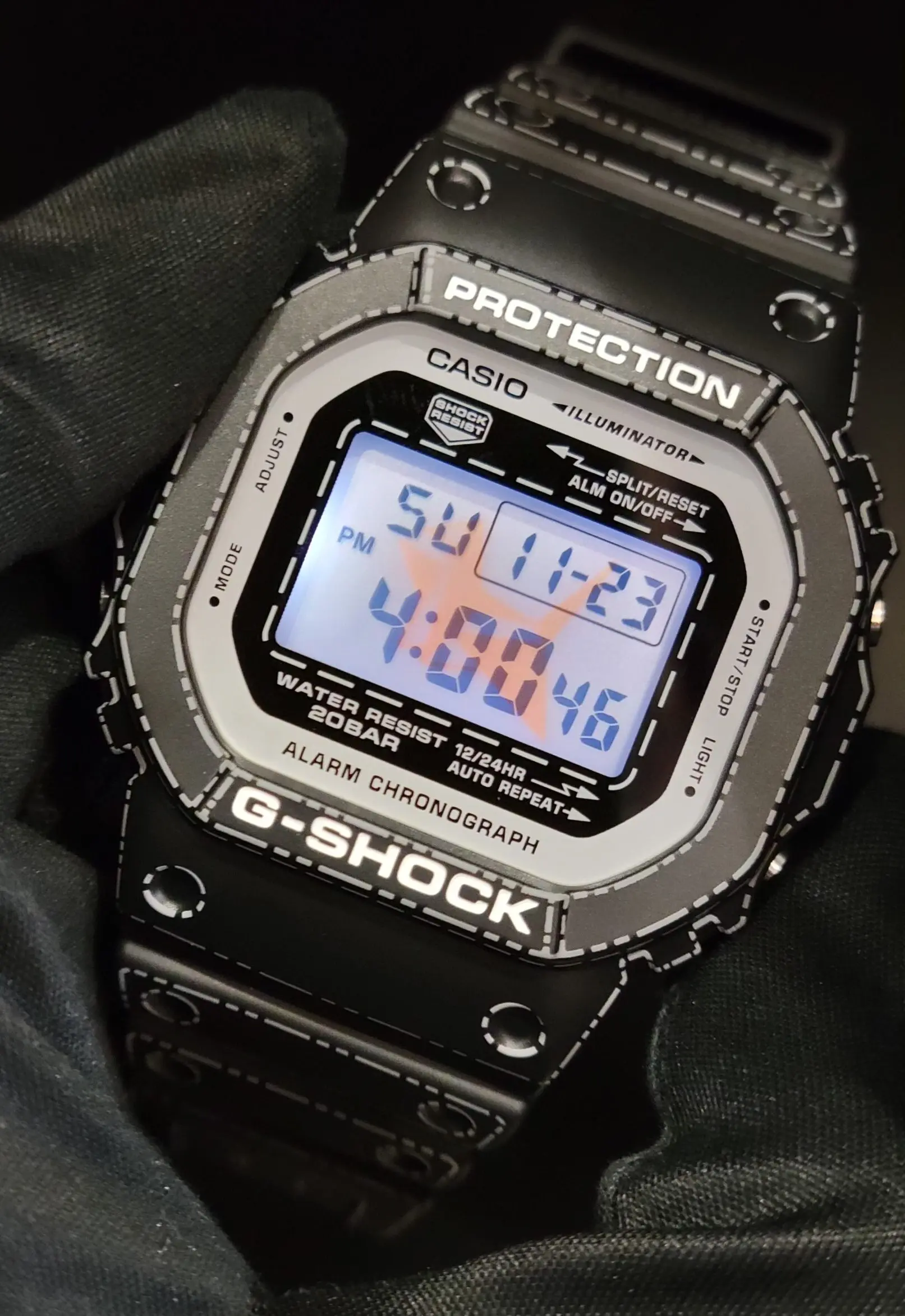 漫画モチーフの次は折り紙をモチーフとしたG-SHOCKが登場