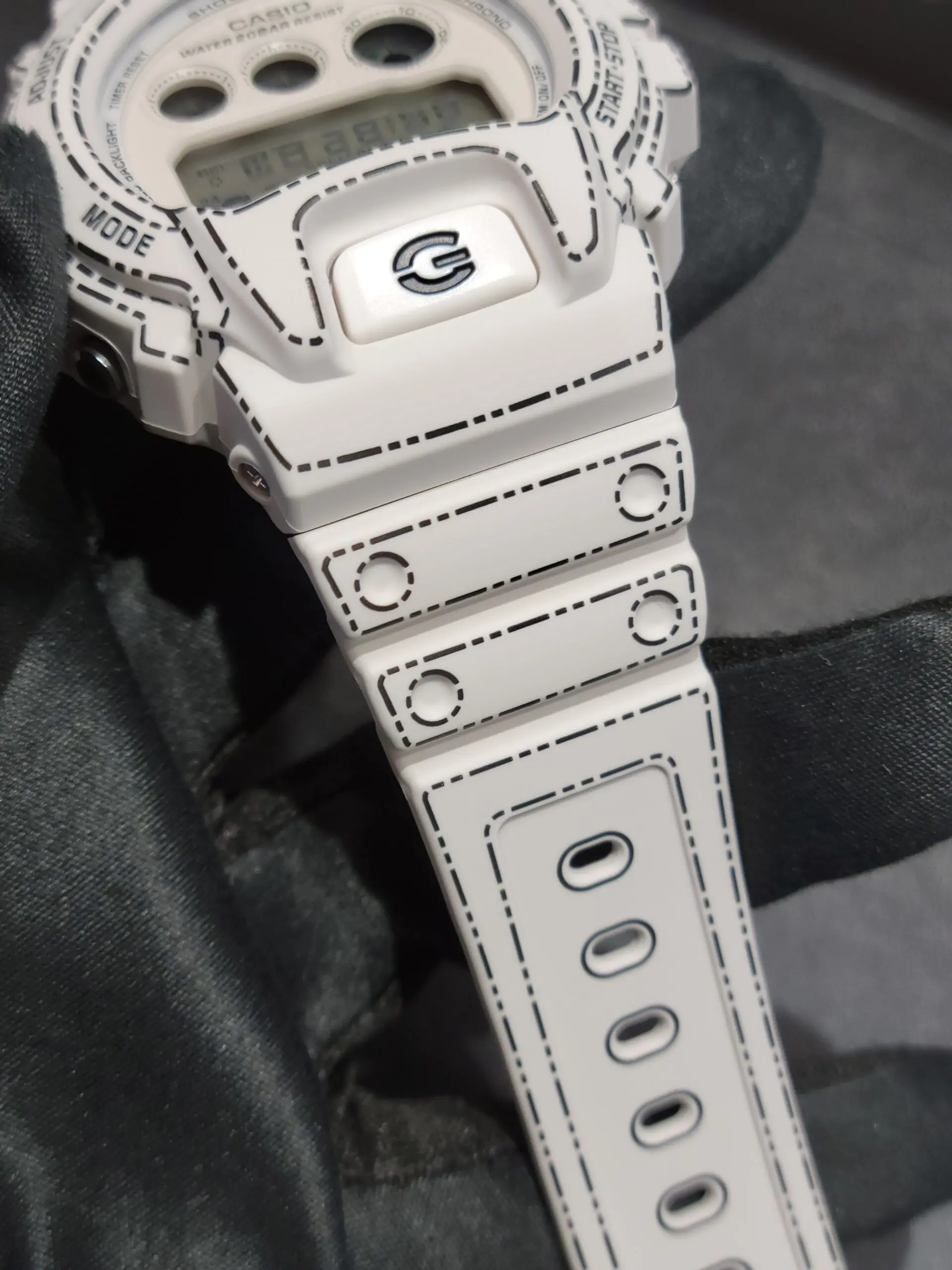 漫画モチーフの次は折り紙をモチーフとしたG-SHOCKが登場