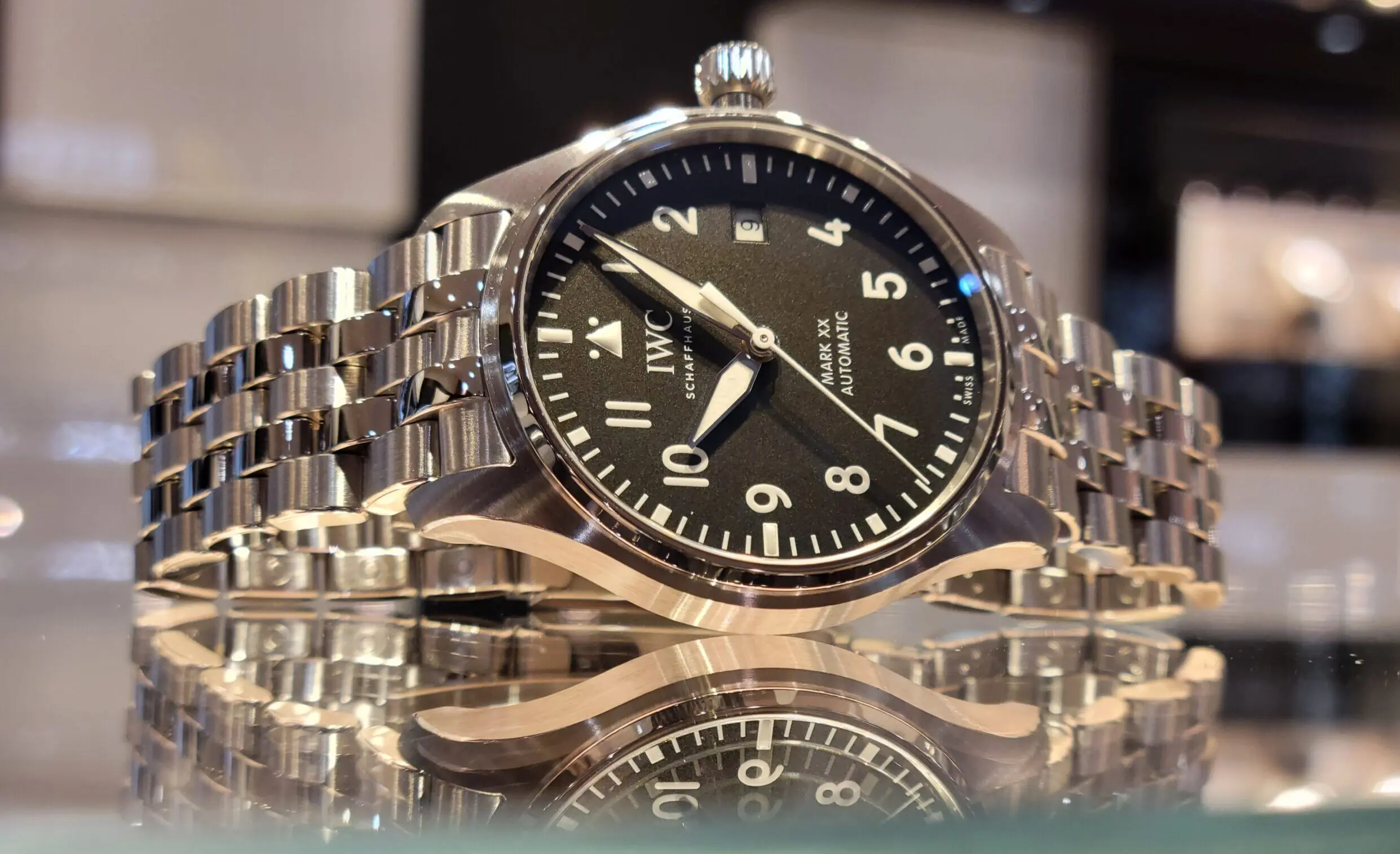 IWC マークXXのブラックブレス久しぶりの入荷です！|スタッフブログ