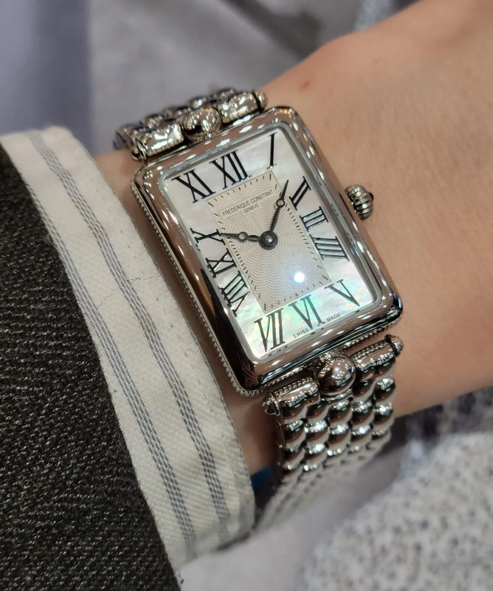 気品溢れるフレデリック・コンスタントのレディースライン|スタッフ