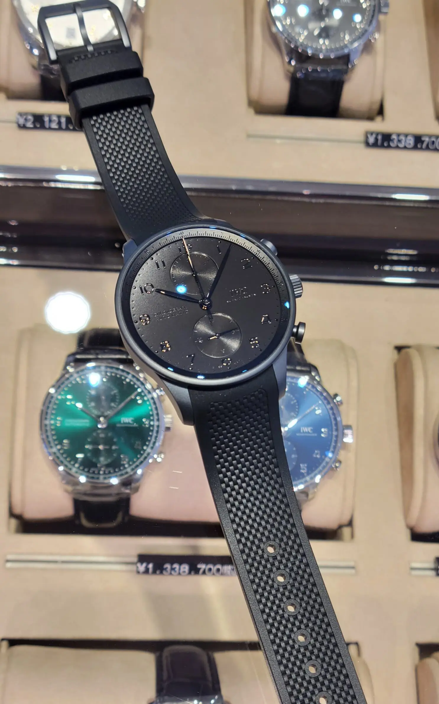 IWC ポルトギーゼ 時計革バンド 純正 ブラック 20mm ケース付き IWCの最新作モデル！ポルトギーゼ・クロノグラフのフルブラックモデル