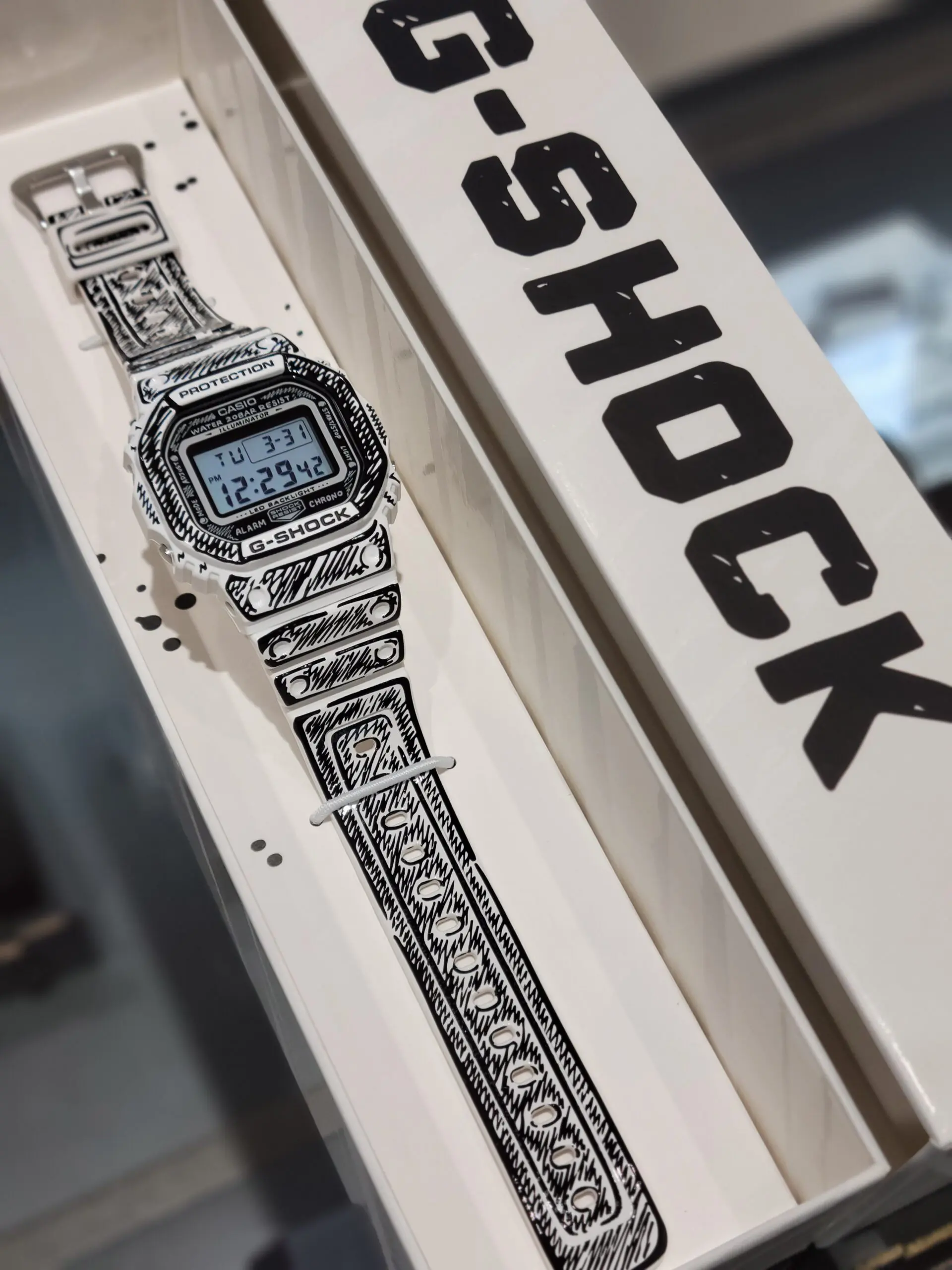 話題の“ジョシュア・ヴィーダス”のG-SHOCKは、1本ずつ在庫ございます