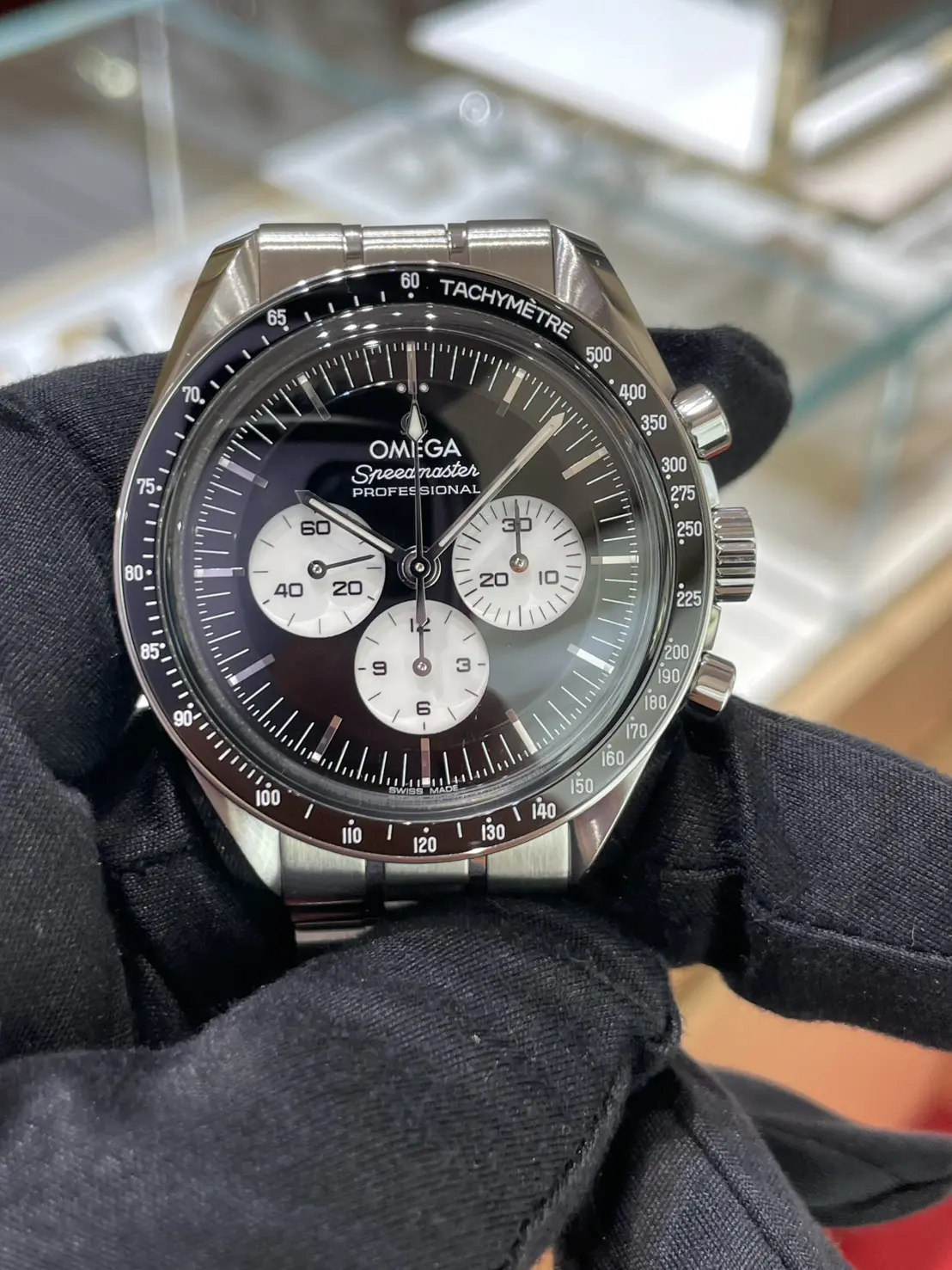 新作の！オメガ スピードマスター ブラックホワイトが入荷しました