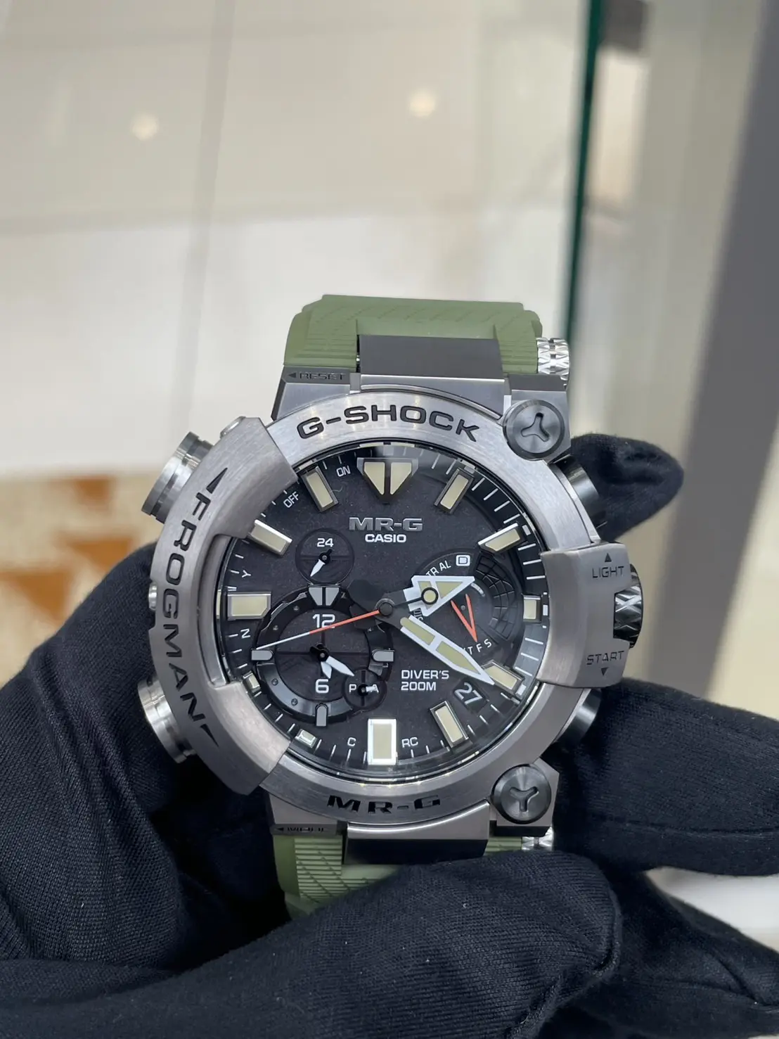 G-SHOCKの最高級ライン、MR-Gの新作フロッグマンにしびれる