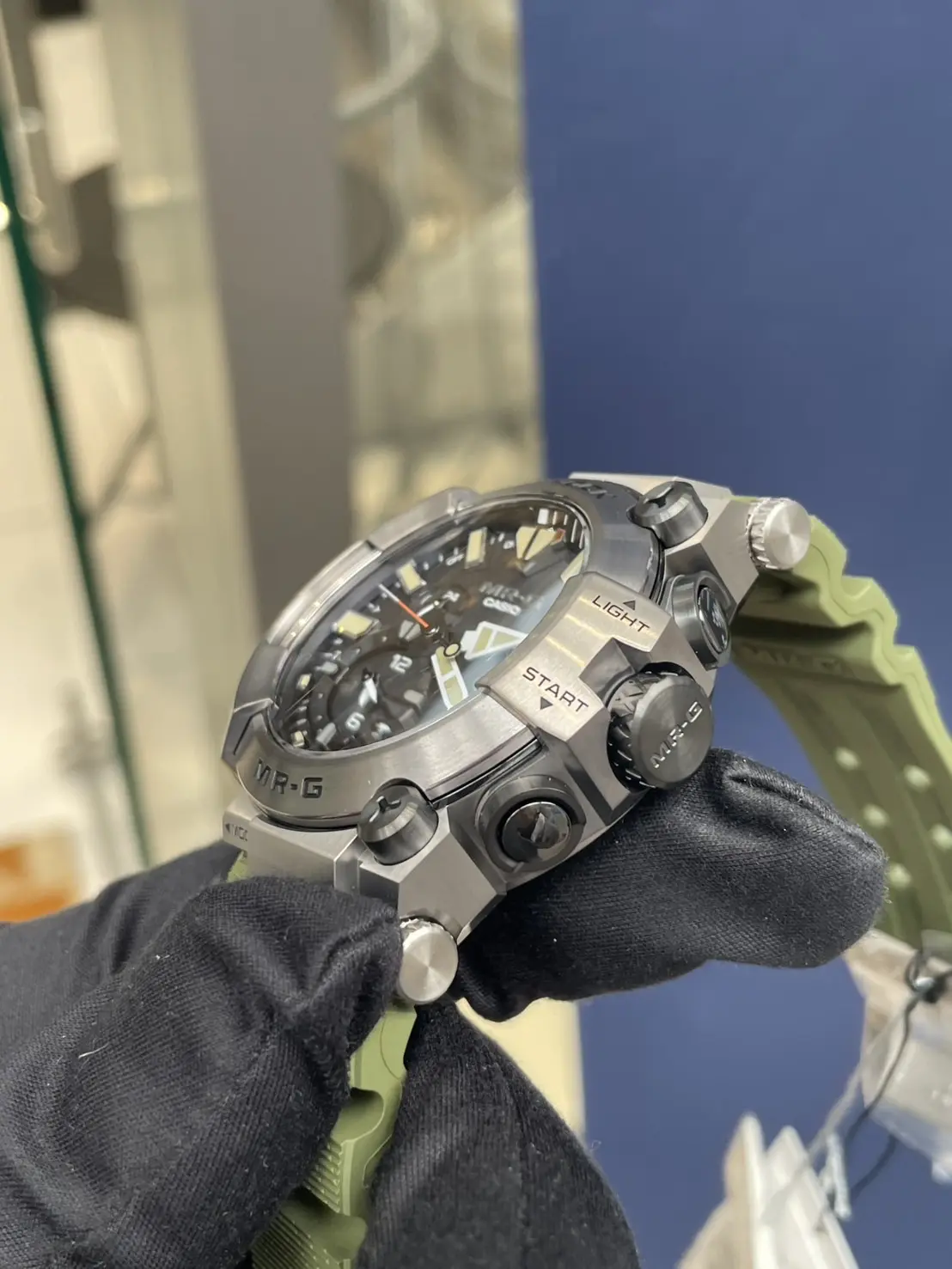 G-SHOCKの最高級ライン、MR-Gの新作フロッグマンにしびれる|スタッフ