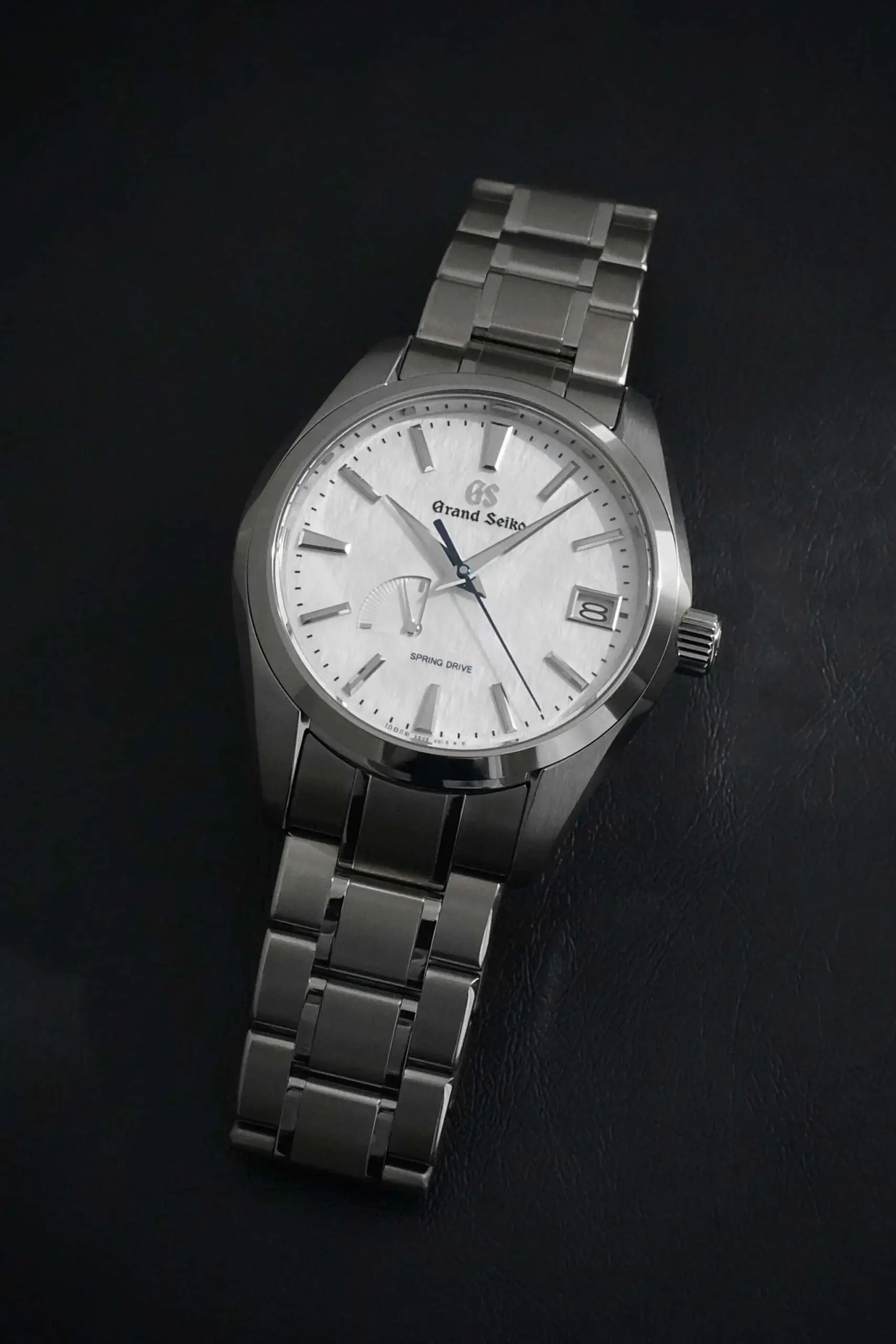 Grand Seiko SBGA211雪白 チタン2.5 コマ 超人気につき入荷待ち】グランドセイコー SBGA211 ”雪白” 静かな個性を