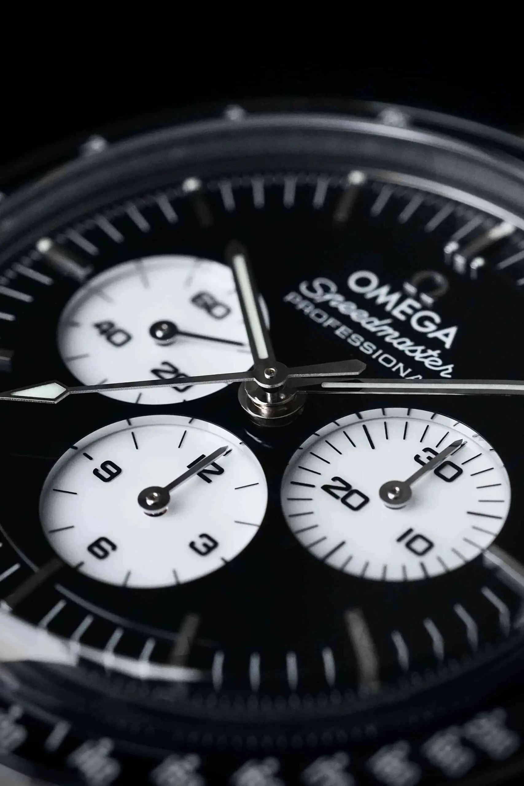 オメガの2026年新作「スピードマスター ムーンウォッチ ブラック