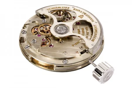 本当に美しい機械を搭載した3針の腕時計、ZEITWINKEL 032°の画像